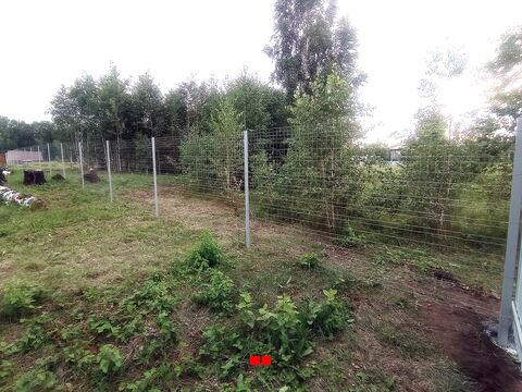 Крепление сетки высотой 1,8 м к столбам 40×40 мм для забора рабицы