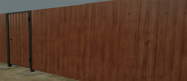 Забор из профлиста С имитацией текстур